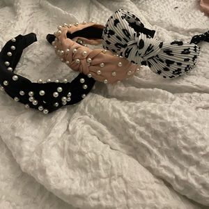 Bundle of 3 women’s headbands! All in great condition and so cute!